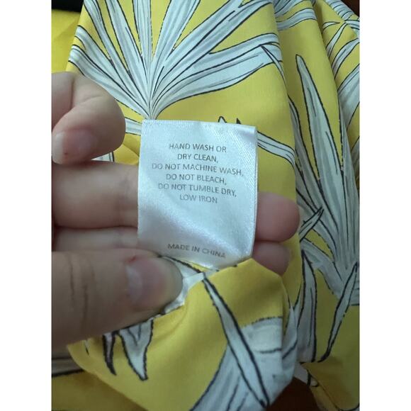 Hutch Women's Yellow Leaf Print Tie-Front Crop Blouse Short Sleeve Tropical XS - Picture 7 of 10